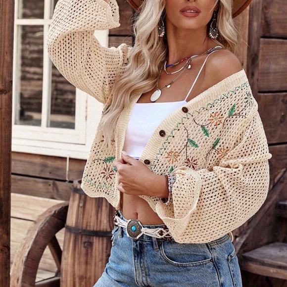 Boho Floral Embroidered Button Down Flared Sleeve Cardigan - Picture 4 of 6